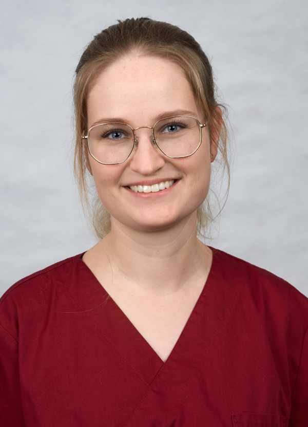 Tierärztin Alena Kohrs Tierärztin Alena Kohrs